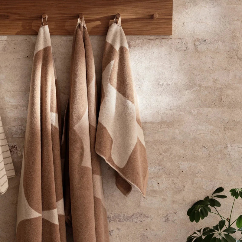 ferm LIVING | Ebb Bath Towel - Sand/Off-White